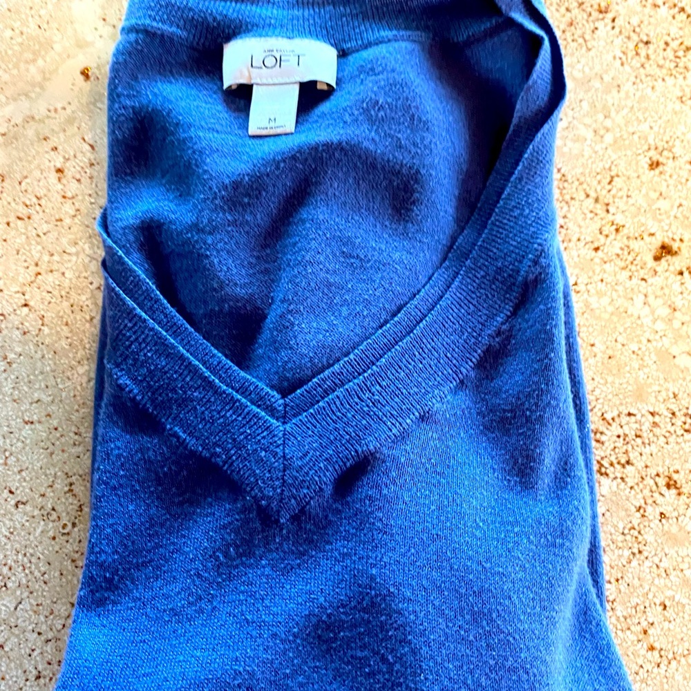 Thin fitted blue sweater